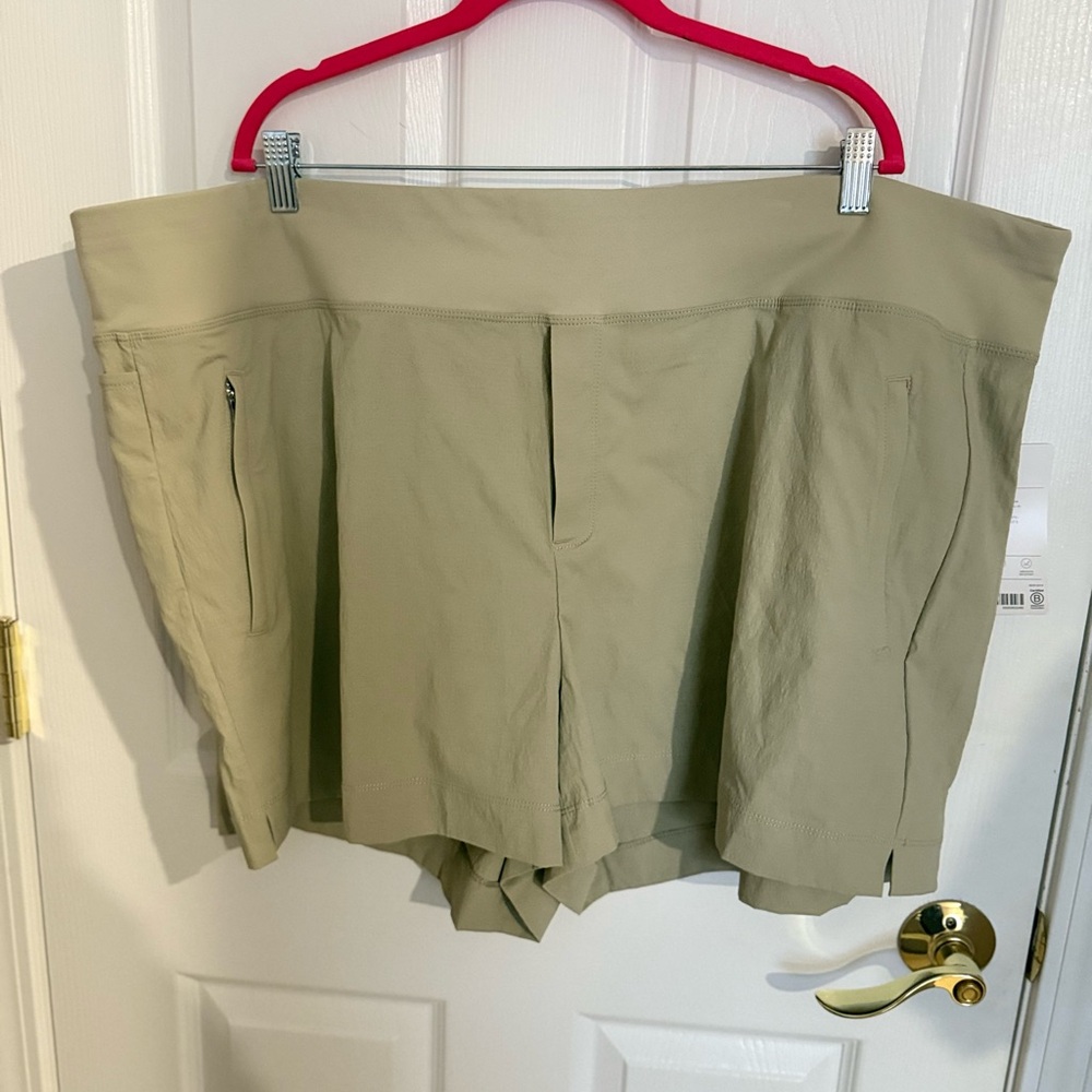 Athleta Trekkie North Khaki Shorts Womens Size 3X NWT